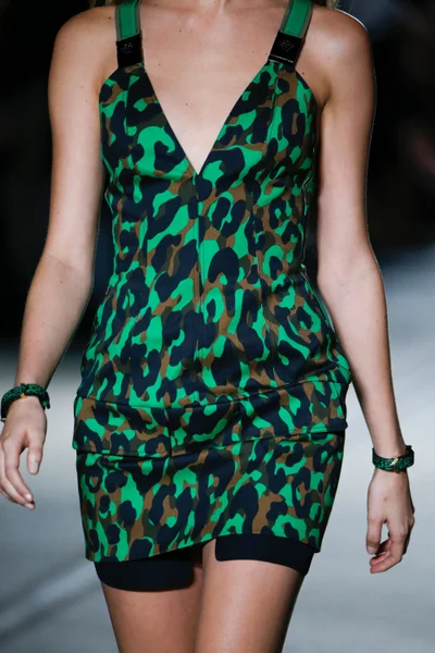 Look 18